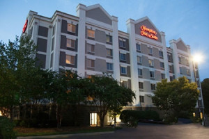 Hampton Inn & Suites Windward